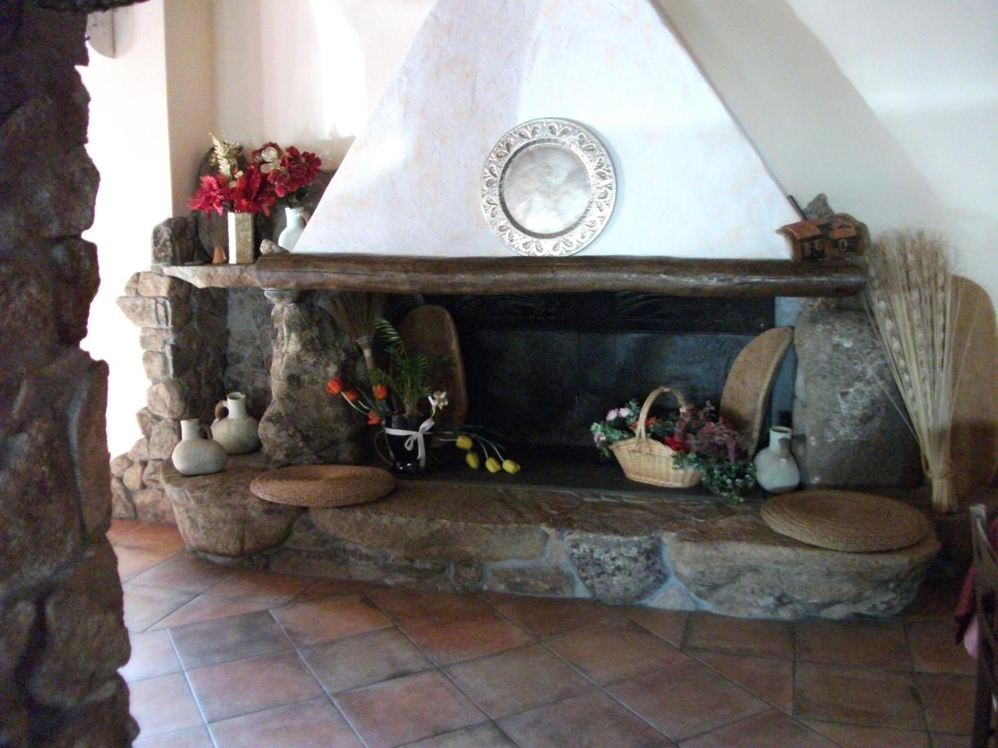 Rocce Bianche Landhaus Arbus